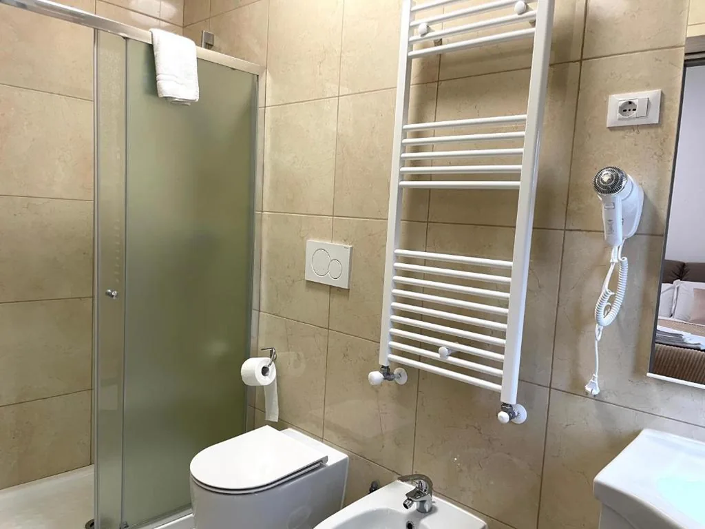 Camera Tripla — FIERA ROOMS