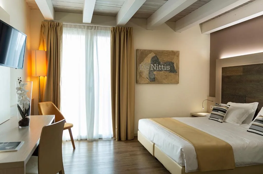 Triple Room — Hotel Alexander