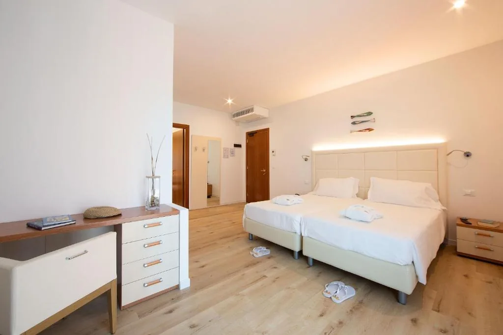 Camera Tripla — Hotel Bauer & Sporting
