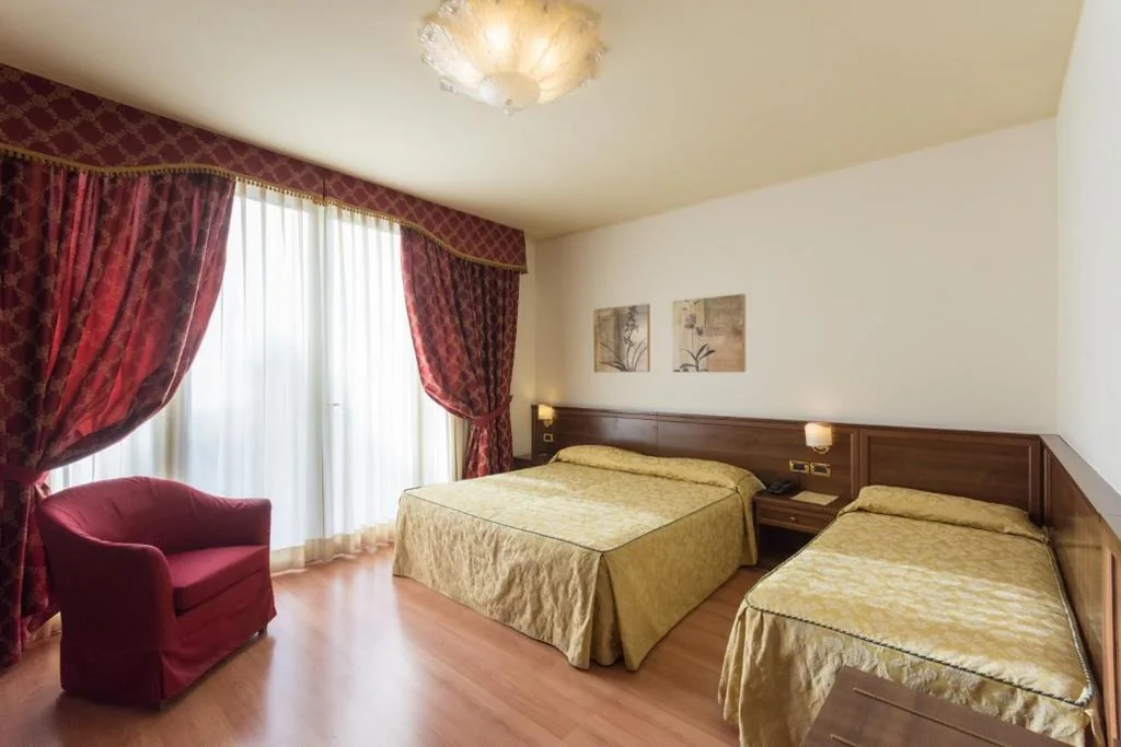 Camera Tripla — Hotel Doge