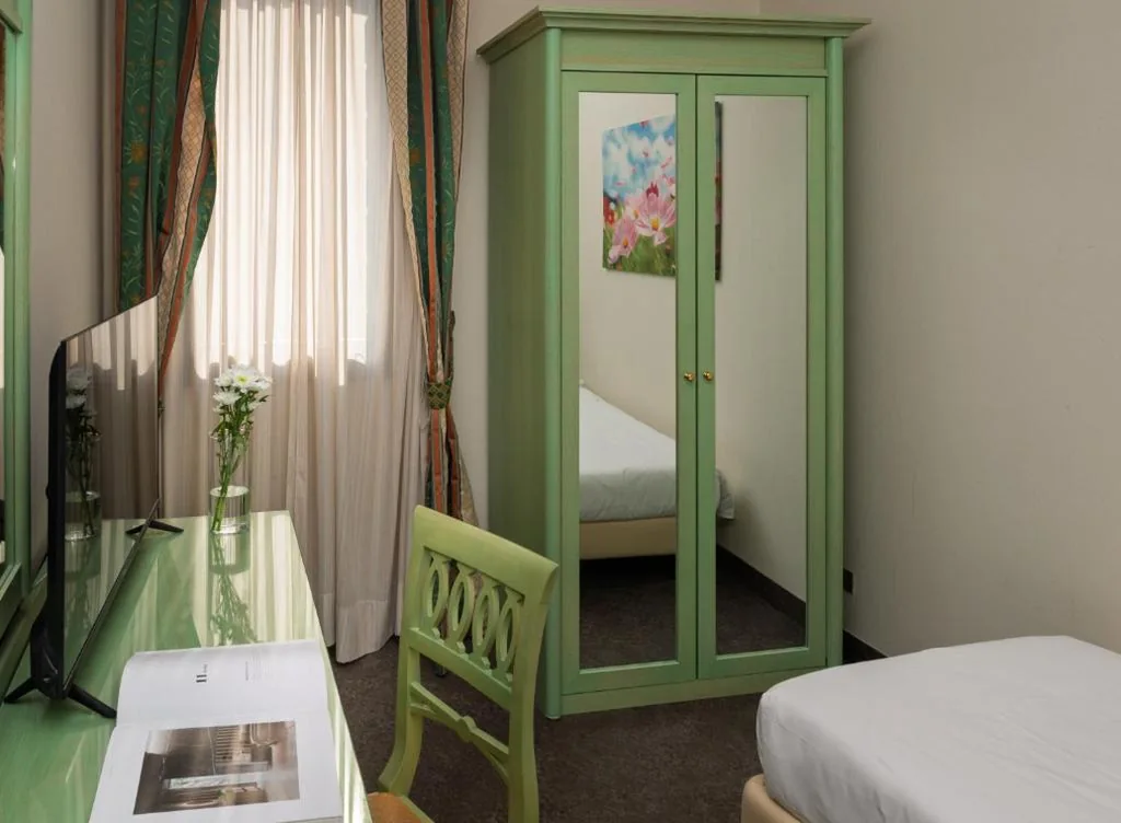 Camera Tripla — Hotel Donatello