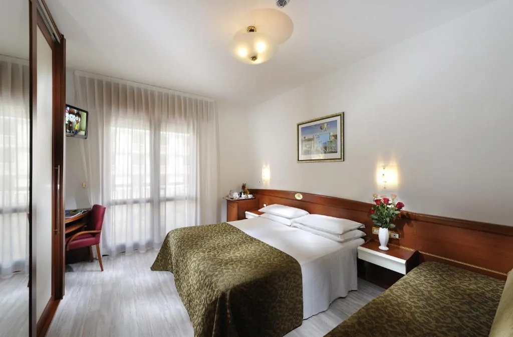 Triple Room — Hotel Eden