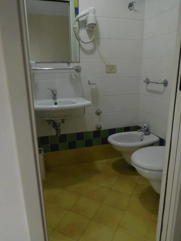 Triple Room — Hotel Emperador