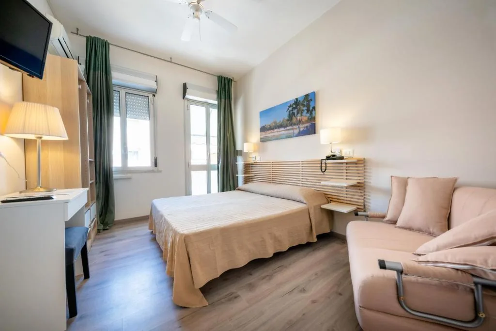 Triple Room — Hotel Firenze