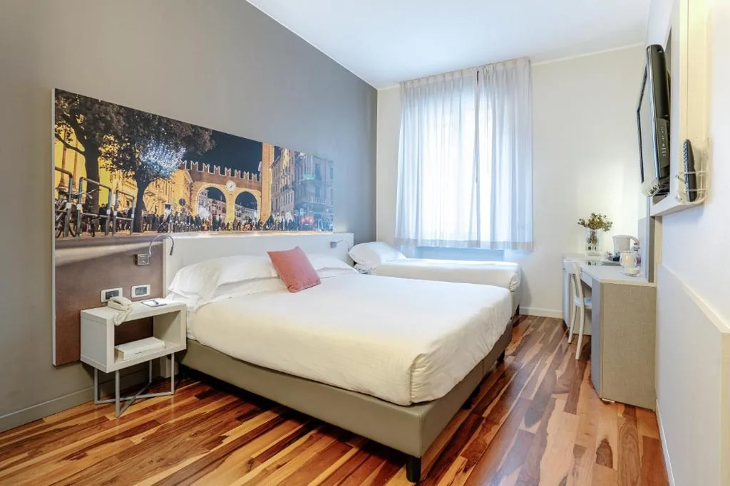 Camera Tripla — Hotel Giulietta e Romeo ***S
