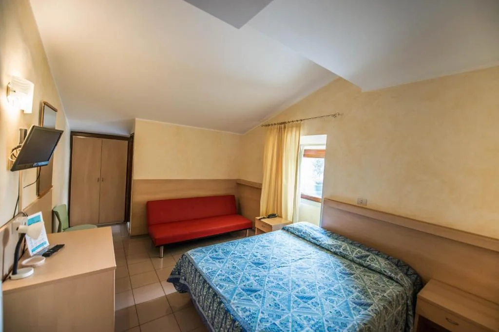 Triple Room — Hotel Johnson