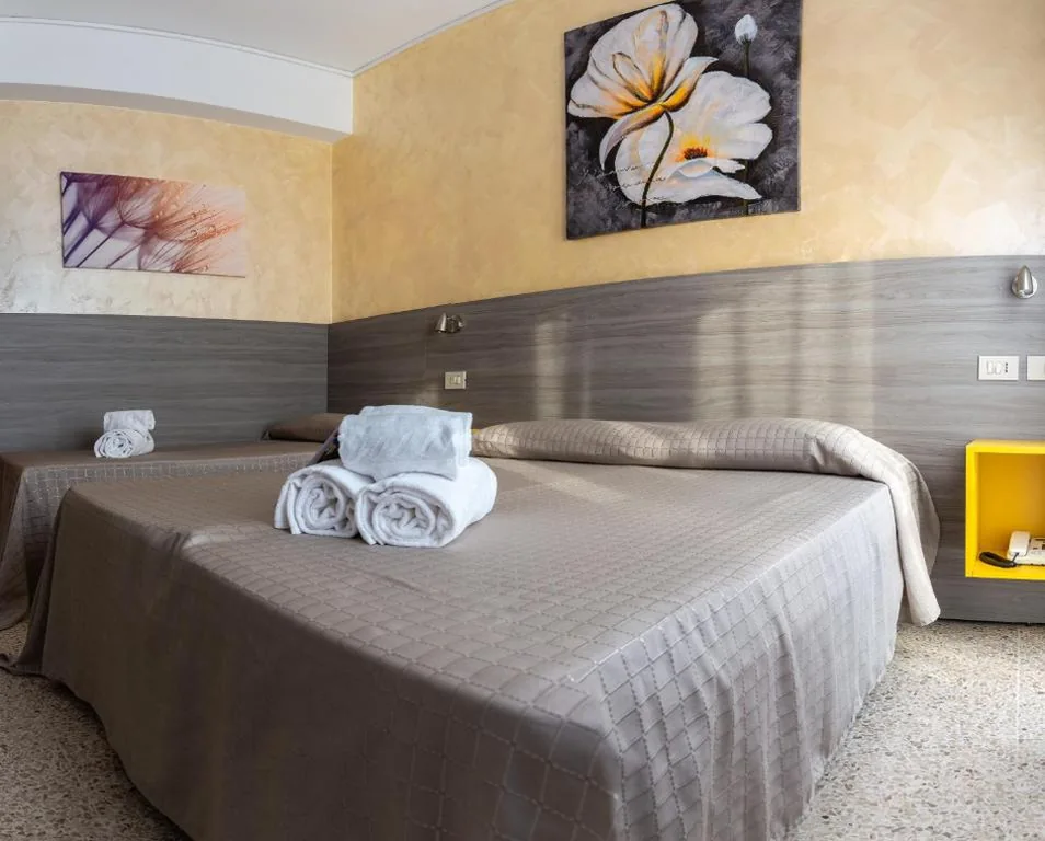 Camera Tripla — Hotel Laura