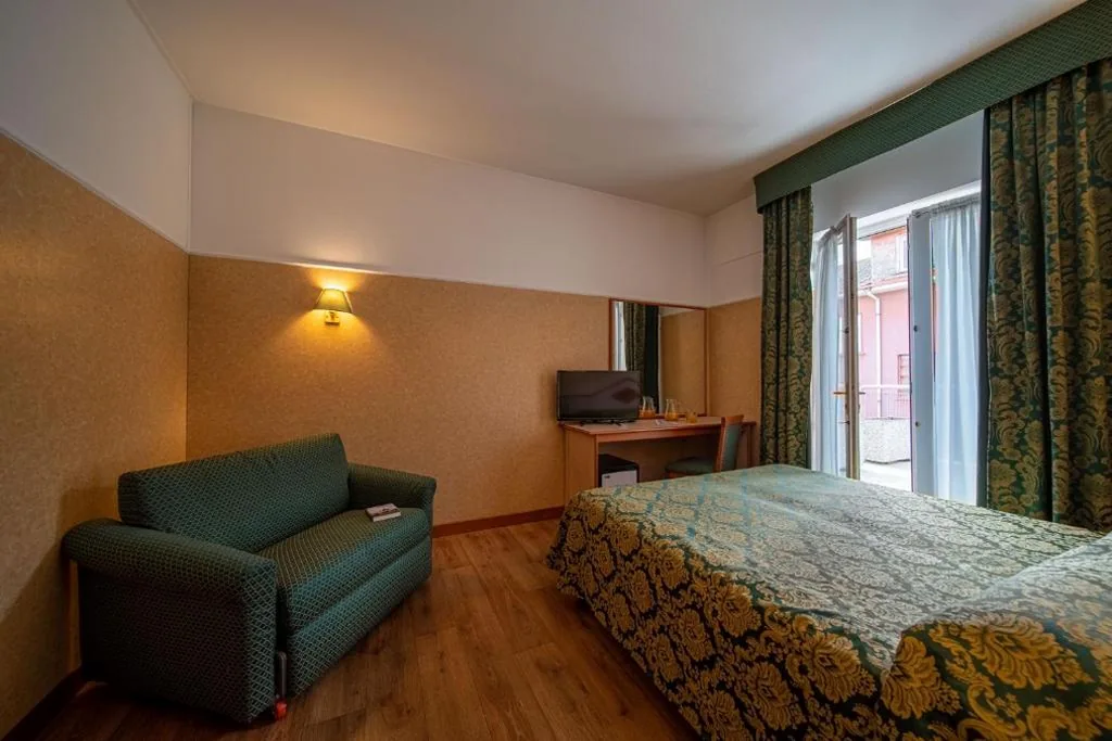 Camera Tripla — Hotel Mary