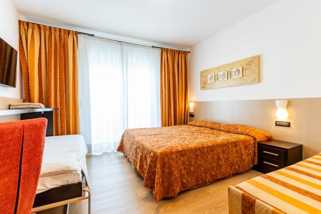 Camera Tripla — Hotel Olympus