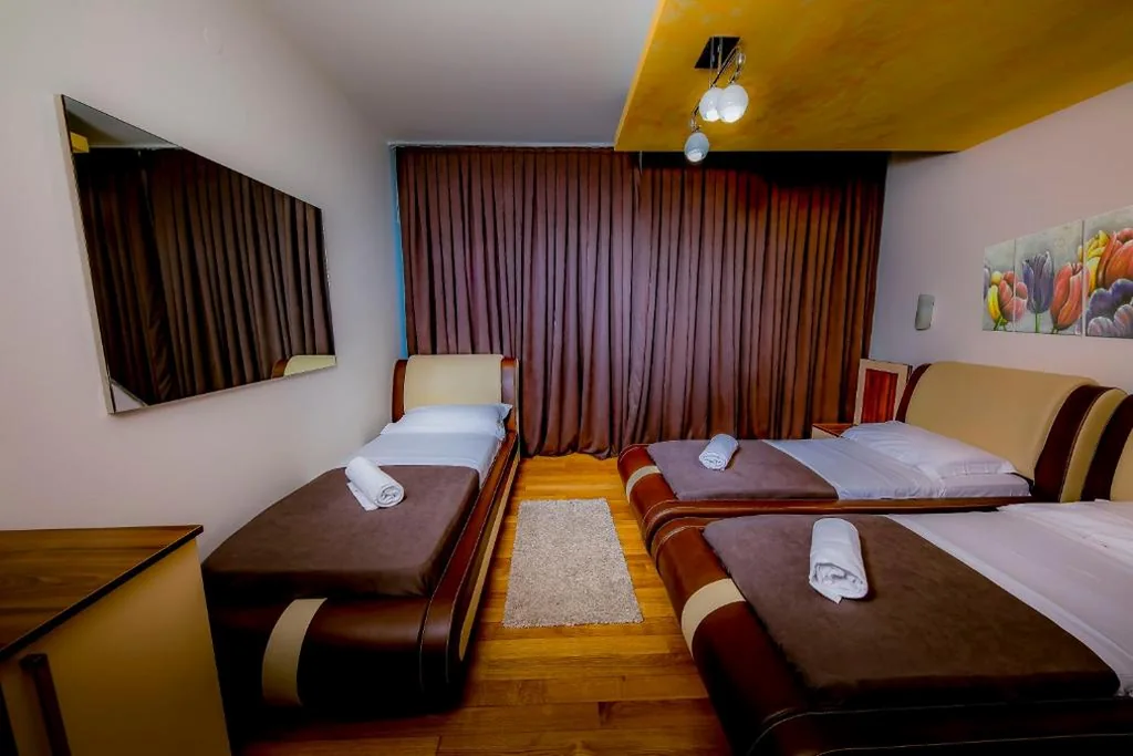 Camera Tripla — Hotel Trieste