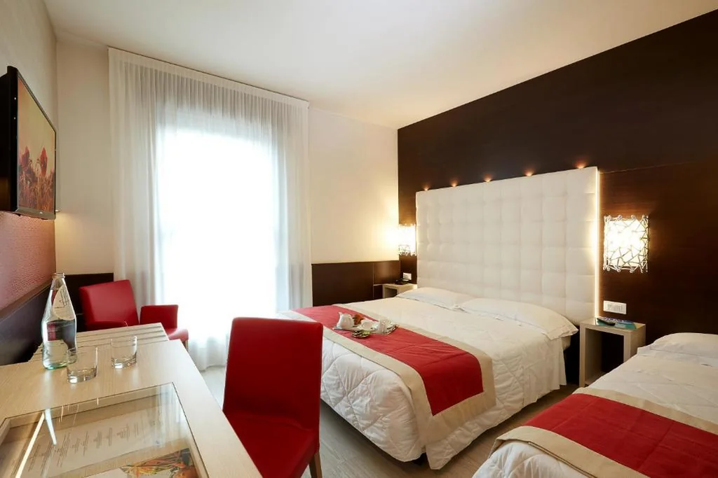 Triple Room — Hotel Victoria
