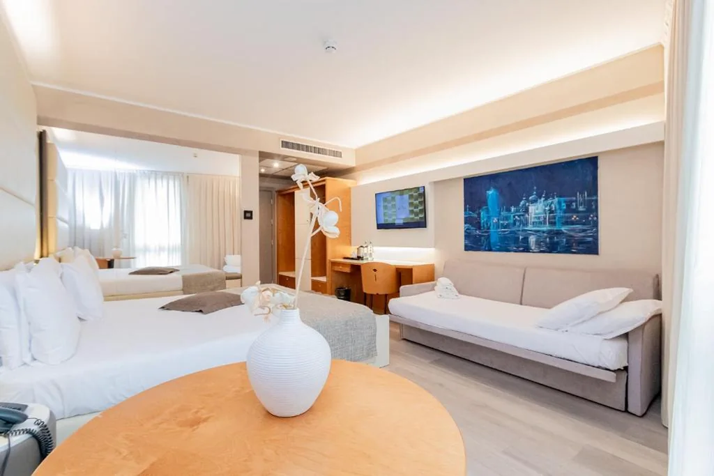 Camera Tripla Premier — Park Hotel Ai Pini & Restaurant Ai Pini