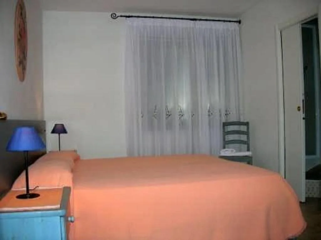 Camera Tripla — RosArancio