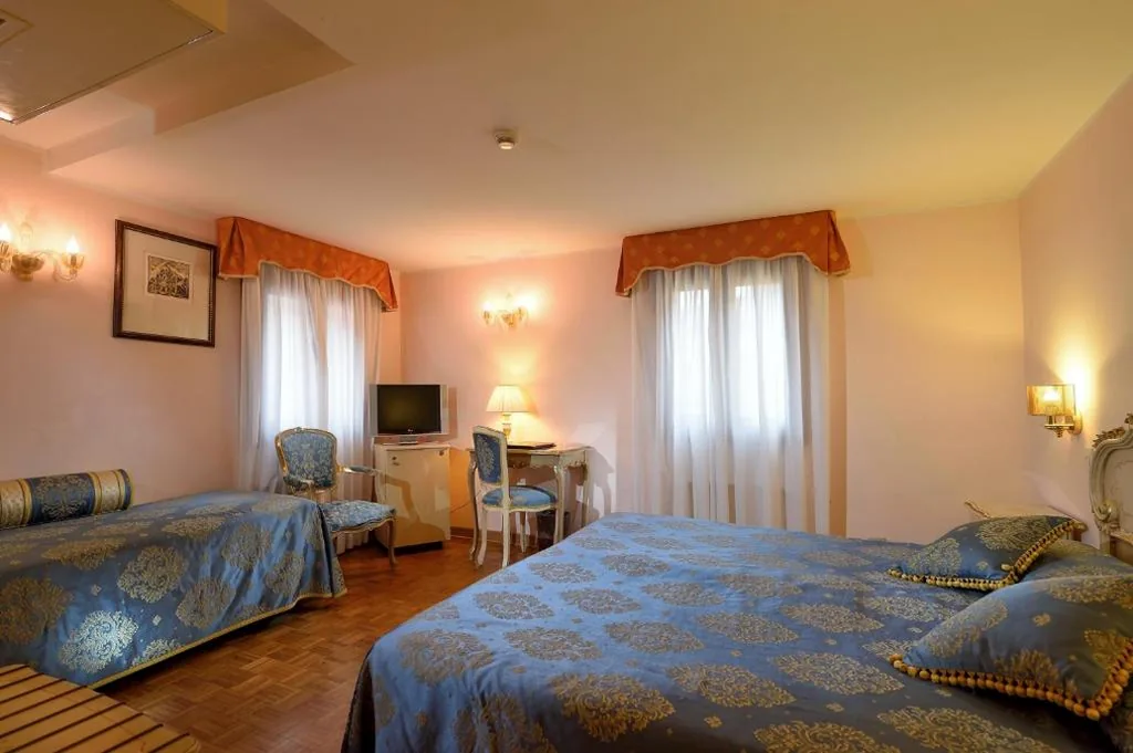 Camera Tripla — Royal San Marco Hotel