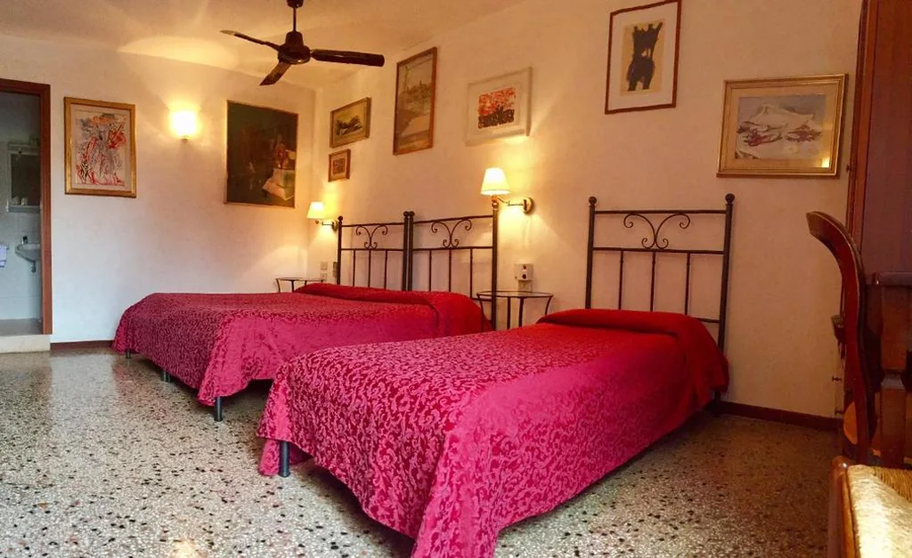 Standard Triple Room — Antica Locanda Montin