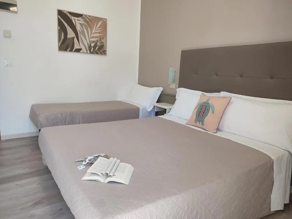 Standard Triple Room with Balcony — Hotel Madera