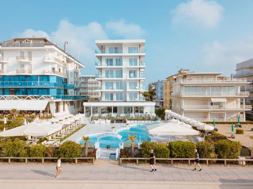 Camera Tripla Standard con Vista sul Mare Laterale — Hotel Galassia Suites & Spa