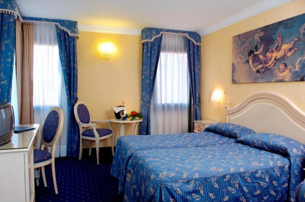 Standard Triple Room — Hotel Ca’ Formenta