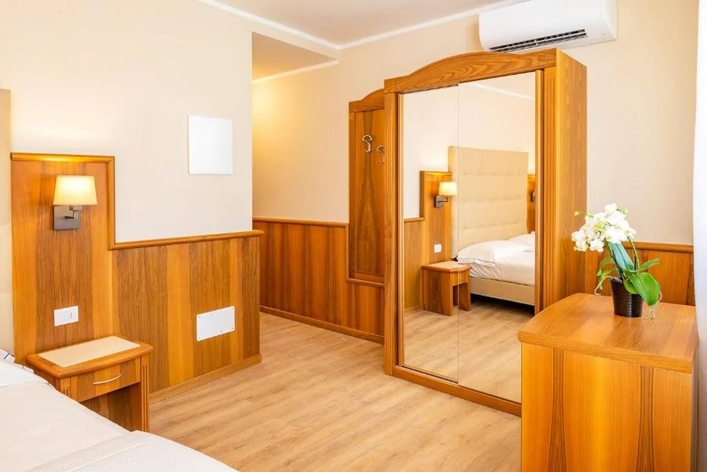 Camera Tripla Standard — Hotel Centrale