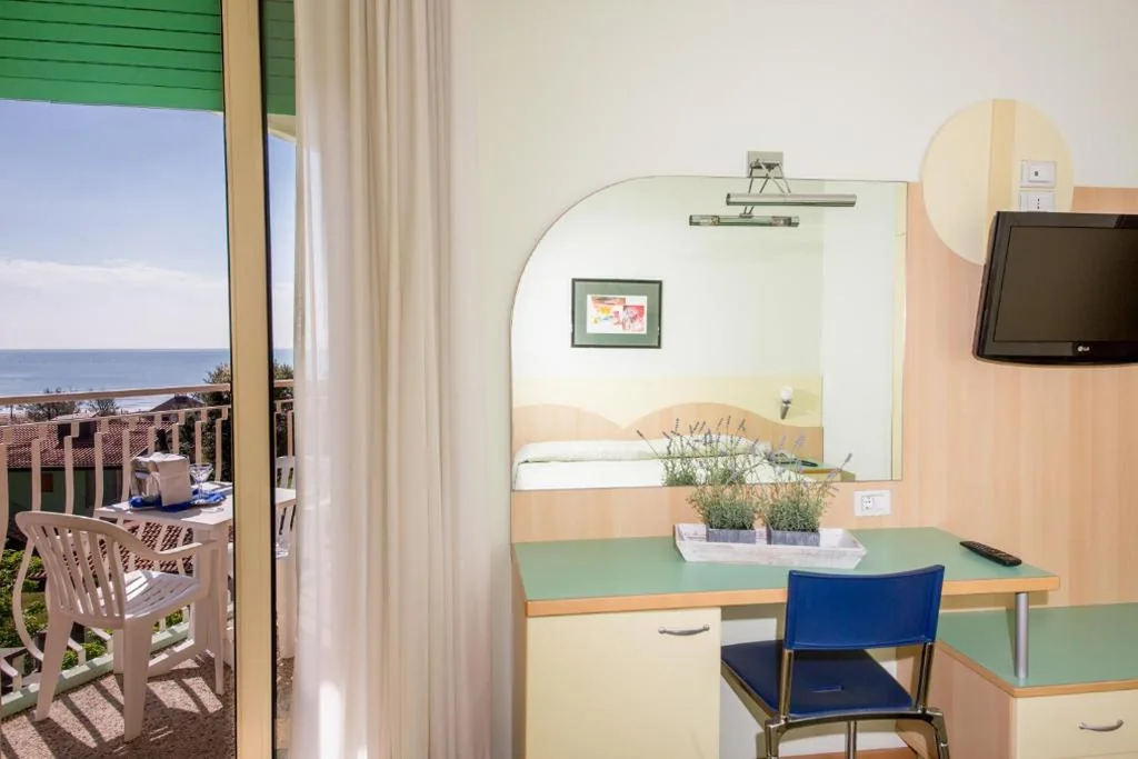 Camera Tripla Standard — Hotel Nember
