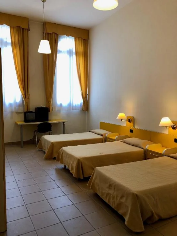 Standard Triple Room — Isola di San Servolo – Centro Soggiorno