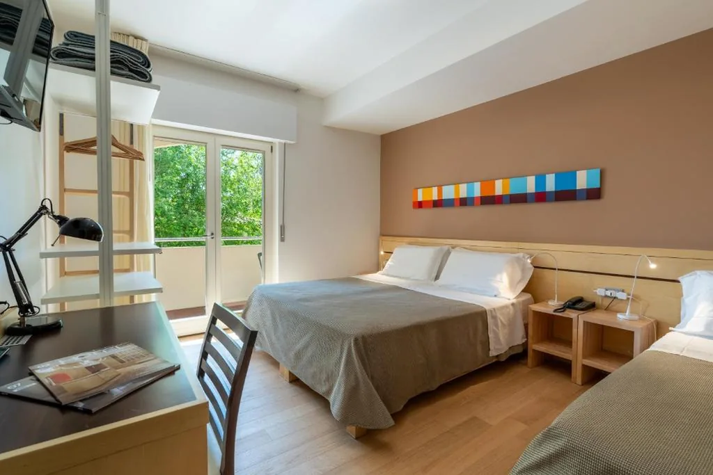 Standard Plus Triple Room — Hotel La Pergola Dependance