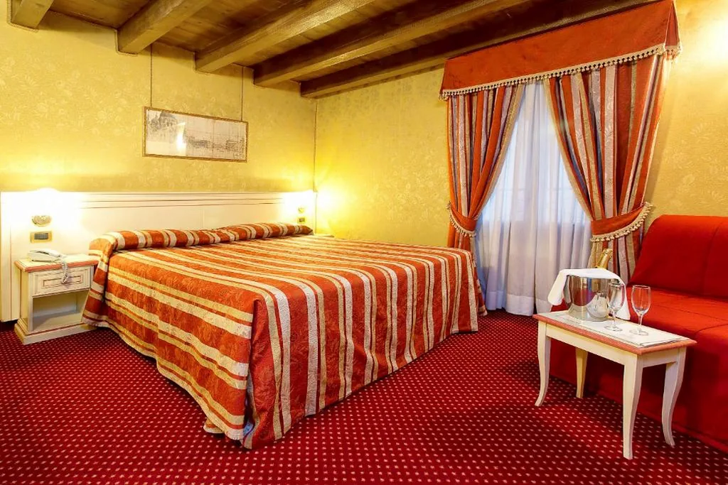 Camera Tripla Superior — Ca’ San Polo – Ferretti Hotels Collection