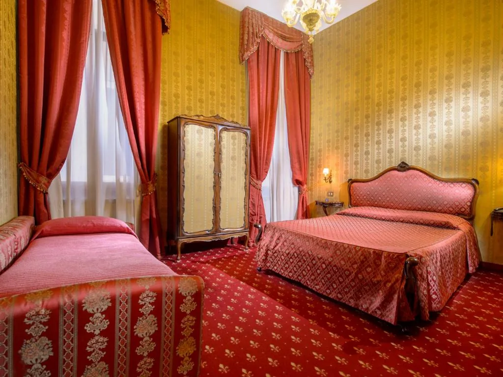 Superior Triple Room — Centauro Hotel