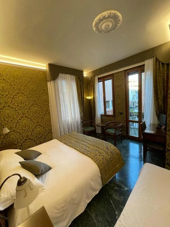 Superior Triple Room with Balcony - Annex — Hotel Al Malcanton