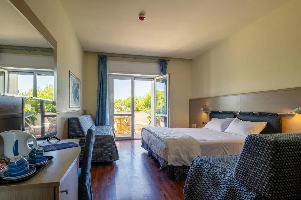 Superior Triple Room with Sea View — Il Tridente Hotel