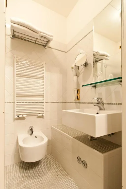 Camera Tripla Superior — Hotel al Graspo de Ua