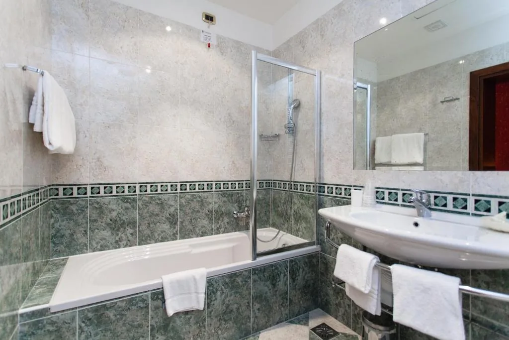 Camera Tripla Superior — Hotel Al Ponte Mocenigo