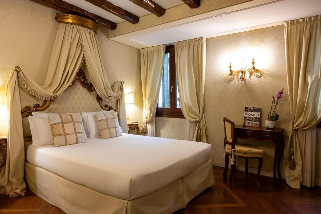 Superior Triple Room — Hotel Antico Doge – a Member of Elizabeth Hotel Group
