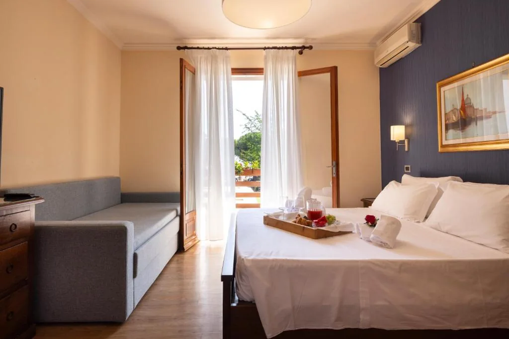Camera Tripla Superior — Hotel Capanna d’Oro
