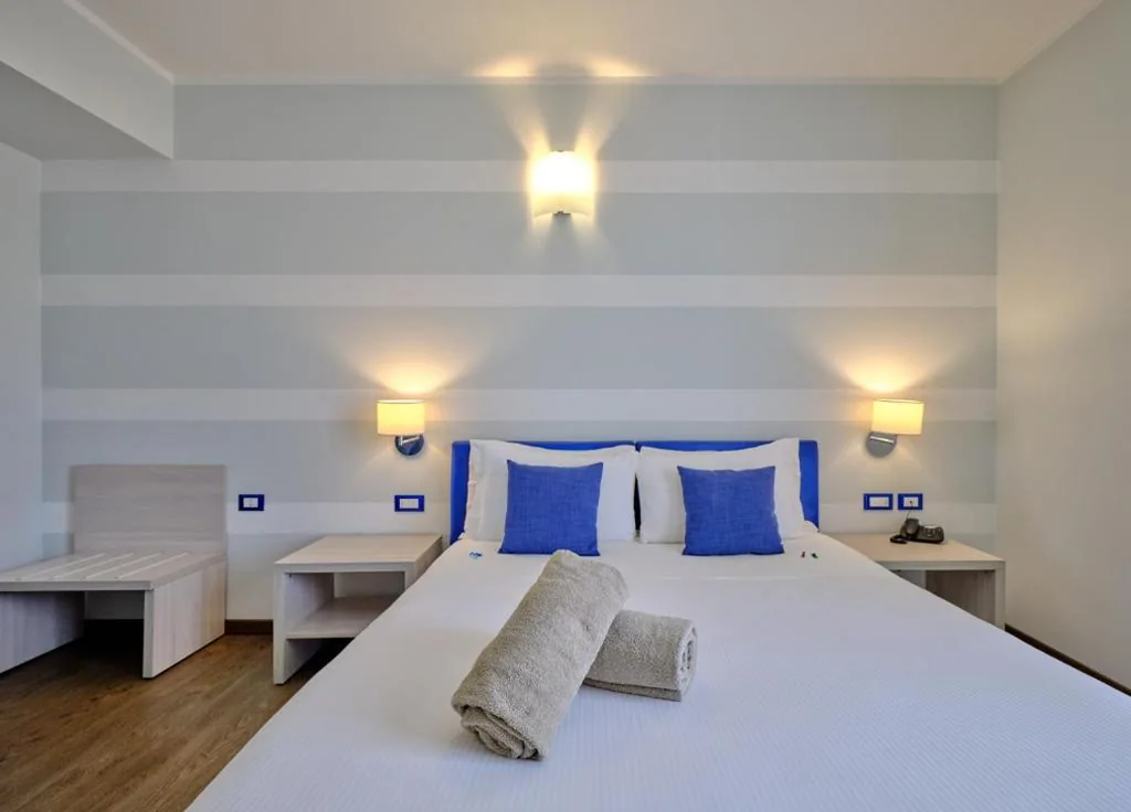 Superior Triple Room — Hotel Eden Garda