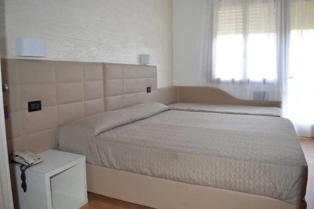 Superior Triple Room — Hotel Emperador