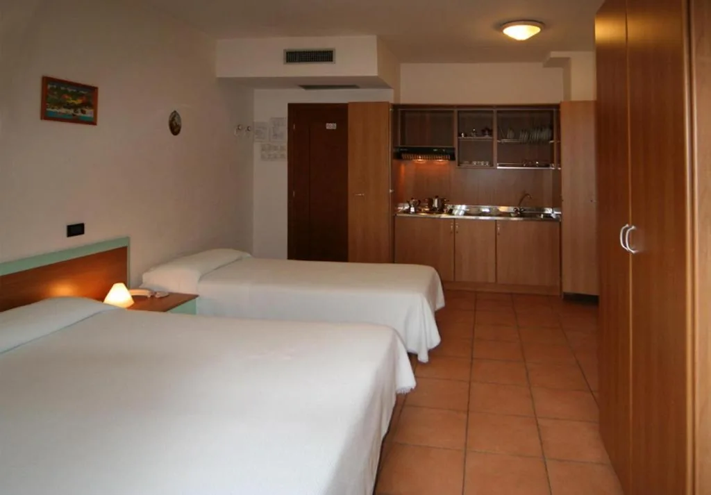 Camera Tripla Superior — Hotel Etna