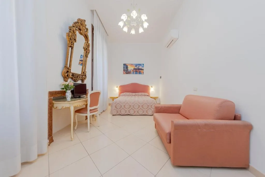 Camera Tripla Superior — Hotel Marte