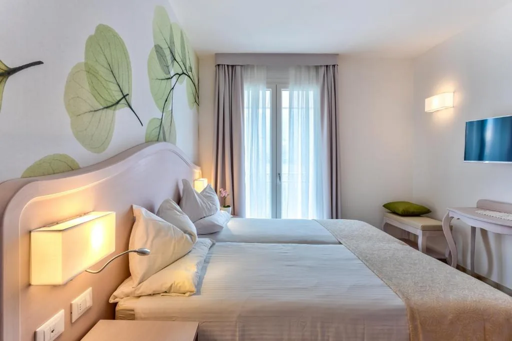 Camera Tripla Superior — Hotel Riviera Panoramic Green Resort