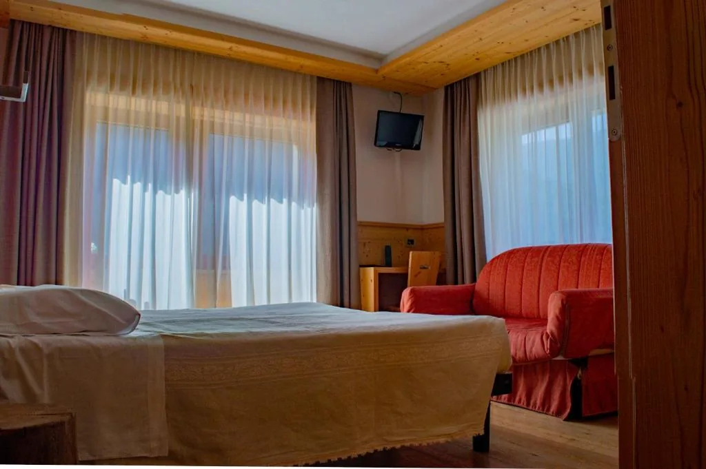 Camera Tripla Superior Lavaredo — Hotel Serena – Tre Cime Views