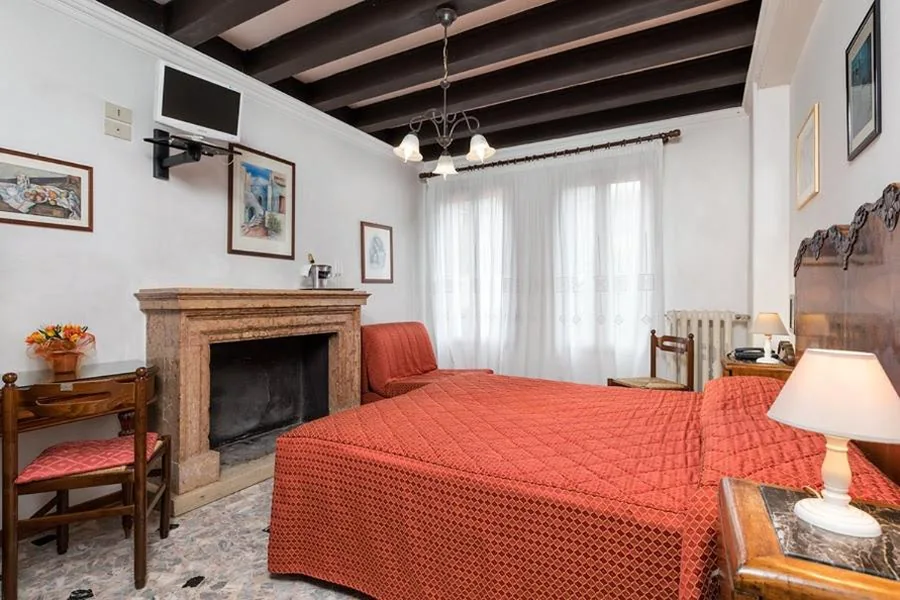 Triple Room — Villa Albertina