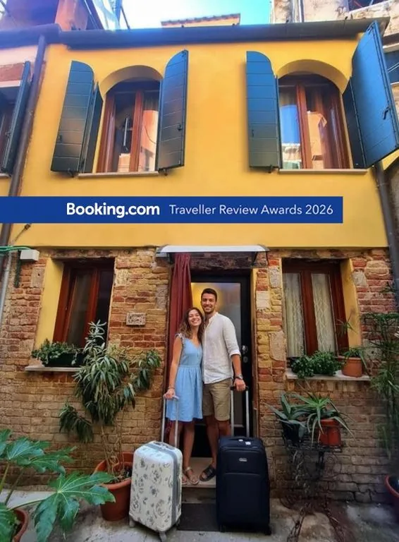 One-Bedroom House — Cà 3 Leoni – Romantic House in the heart of Venice