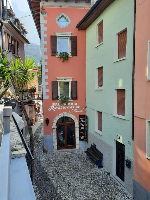 Three-Bedroom House — Casa Edda