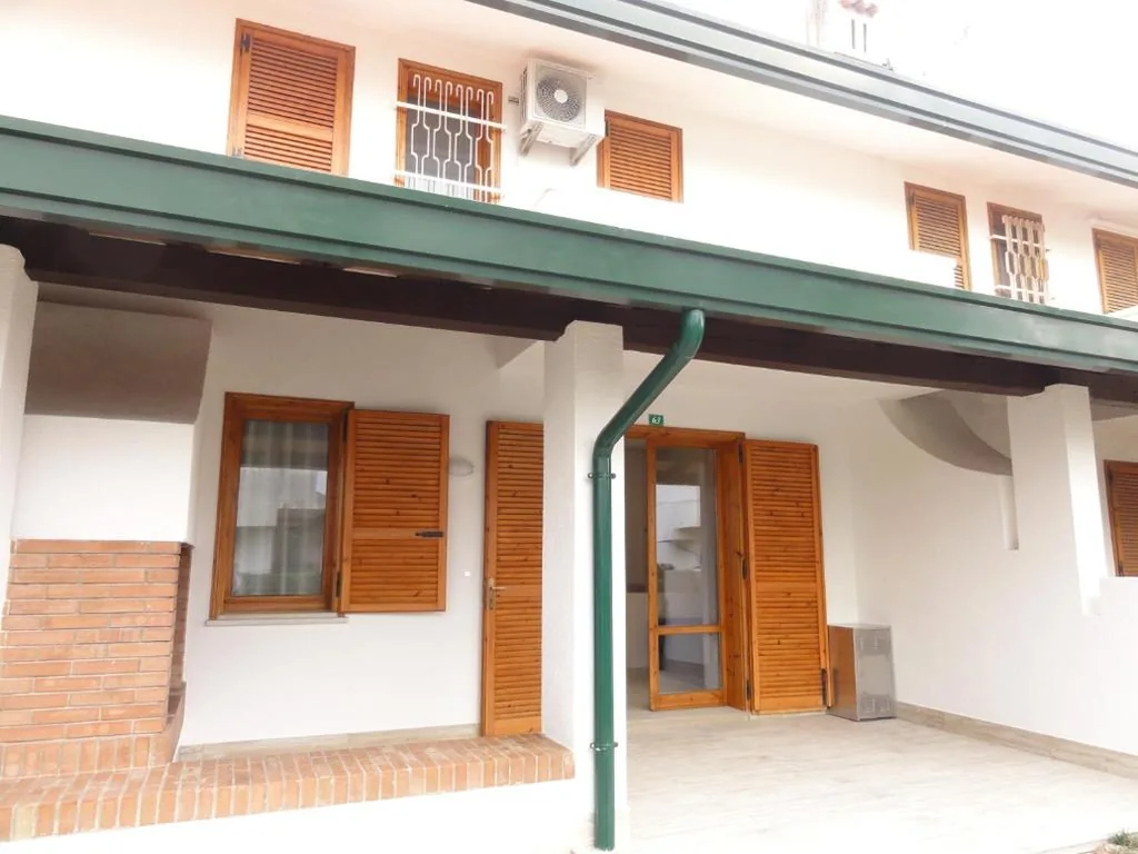 Casa con 3 Camere da Letto — Villaggio Danubio