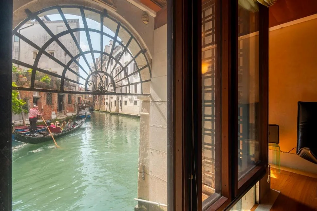 Casa Flavia ai Morosini – Luxury apartment with Canal View — foto 7