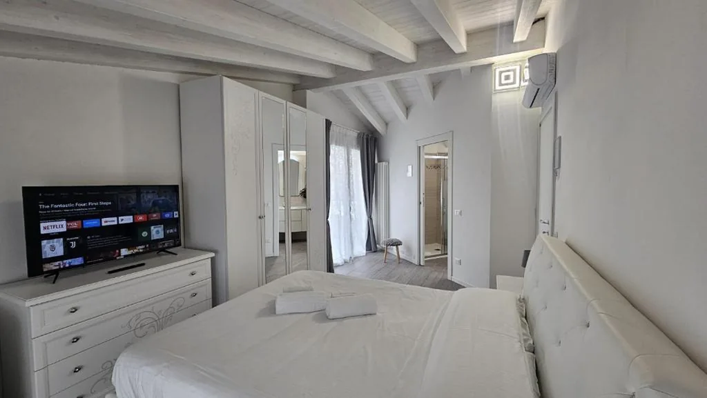 Chalet Deluxe, Villa Joy Verona, Private Chalet with Garden near City Center, Family Friendly, Independent Stay