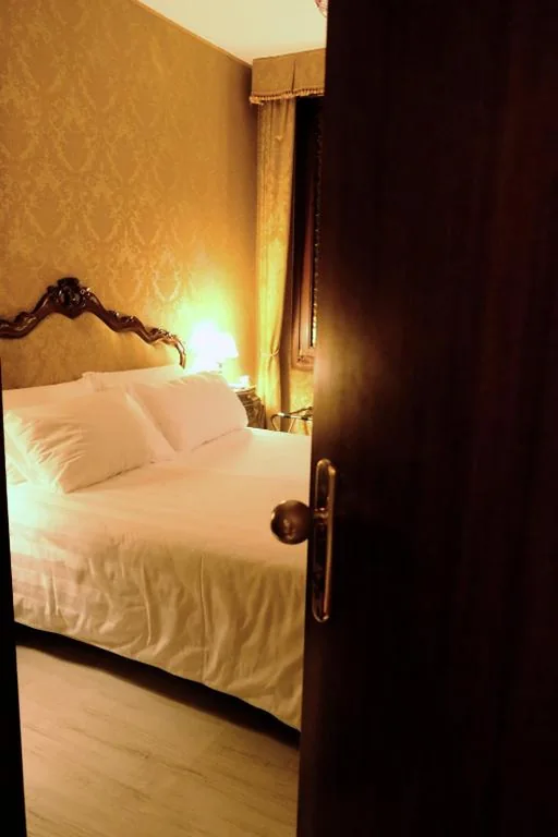 Classic Double room or Twin room — ll H O T E L S A N G A L L O ll