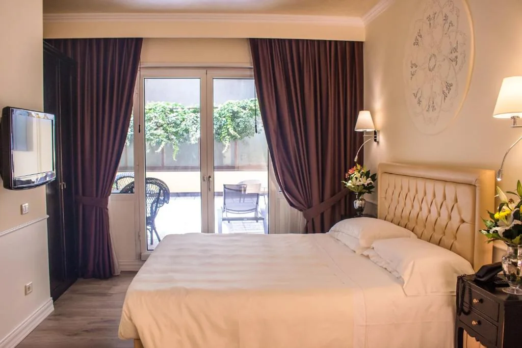 Comfort King Room with Terrace and Jacuzzi — Hotel Patavium
