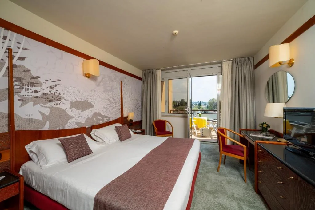 Comfort Plus Double or Twin Room with Balcony — Hotel Du Lac et Bellevue