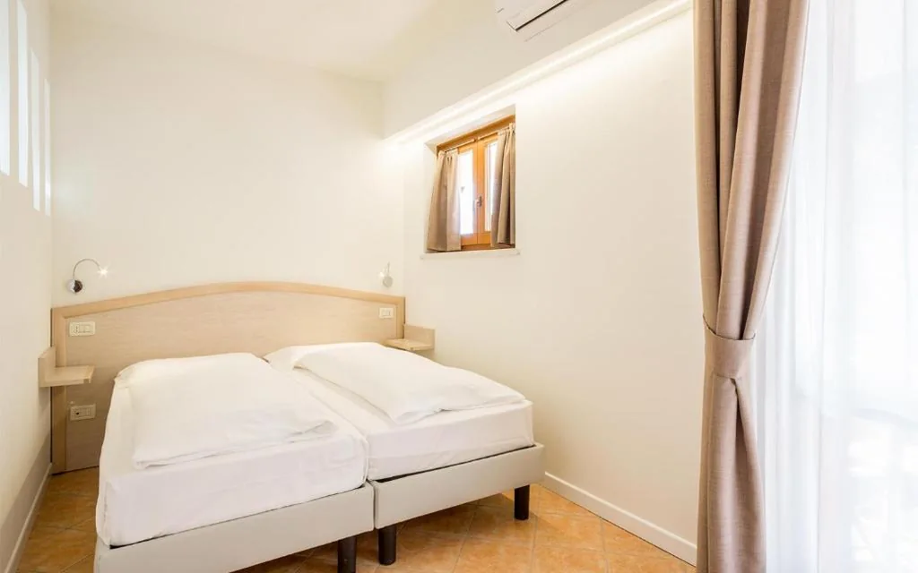 Comfort Room with Twin Beds - Garden View — Relax Hotel Villa Gardenia & Villa Oleandra
